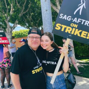 Samantha Hanratty Instagram - Week one done ✔️ 
I love these incredible people
@sagaftra #sagaftrastrong