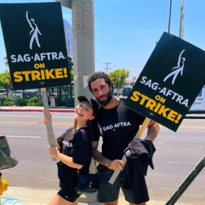 Samantha Hanratty Instagram - Week one done ✔️ 
I love these incredible people
@sagaftra #sagaftrastrong