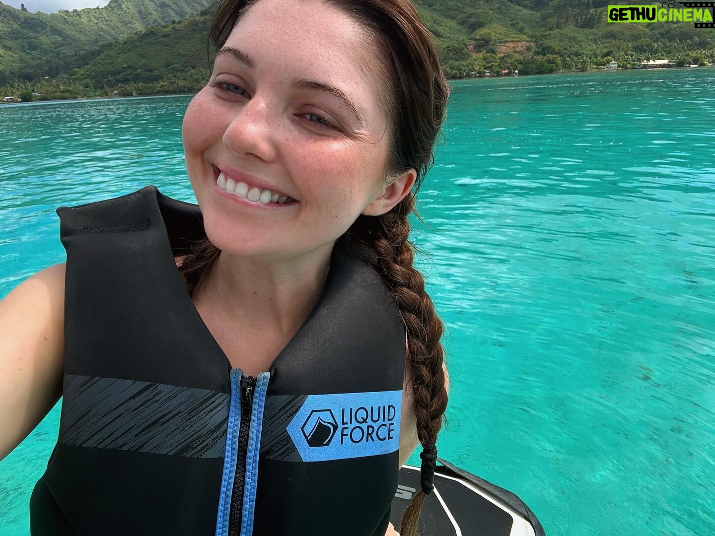 Samantha Hanratty Instagram - Honeymoon with honey♥️ Still can’t believe we are married 🥰