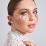 Samantha Hanratty Instagram - An absolute dream working with @theknot and being their cover girl! Under 3 weeks from the wedding and getting to do this shoot made me sooo ready and excited!!! Photography by Lauren Dukoff – @laurendukoff Styling by Rebecca Dennett – @rebeccadennett Hair by Andre Gunn – @888dre Makeup by Adam Breuchaud – @adambreuchaud Tailoring by Susie Kourinian – @hasmik_scdinc Set Design by Gabriela Cobar – @gabriela_cobar Creative Direction by Nathalie Kirsheh – @nathaliekirsheh Produced by Lauren Kill – @laurenkill Cover Story by Esther Lee – @theestherlee