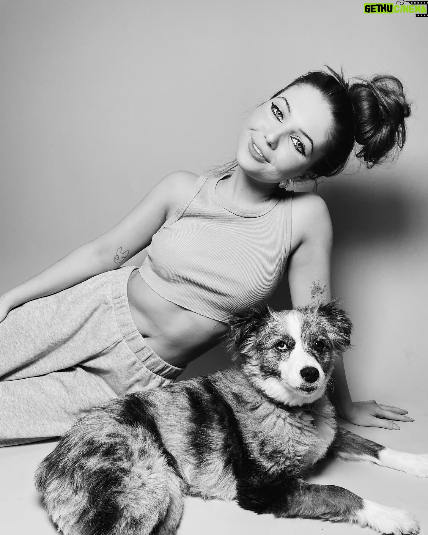 Samantha Hanratty Instagram - It’s my baby girls 10th birthday day! She has been by my side through it all! Schmoda doda woda♥️