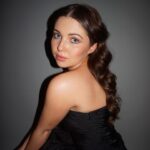 Samantha Hanratty Instagram - So excited for the Emmy’s tomorrow! Had a wonderful night last night♥️