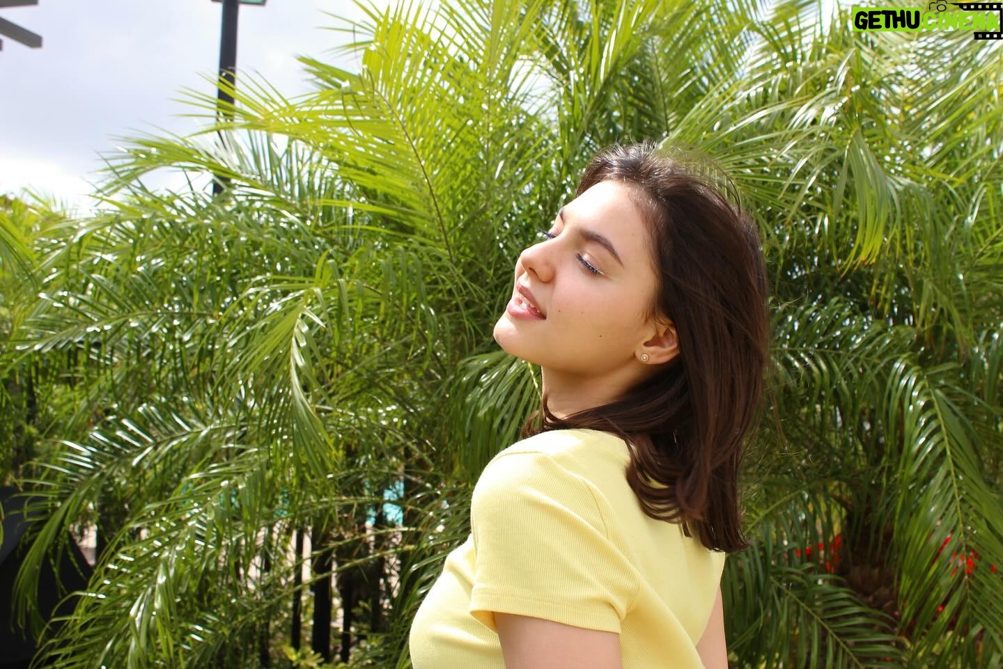 Samantha Lorraine - 15.9K Likes - soaking it in ☀️