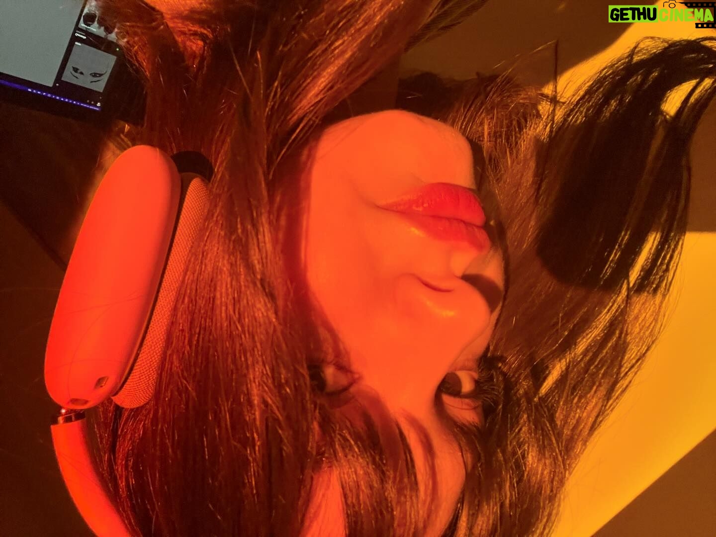 Samantha Lorraine Instagram - The World is Quiet Here 🤫