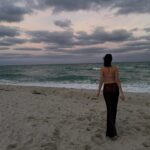 Samantha Lorraine Instagram - la playa 🌊