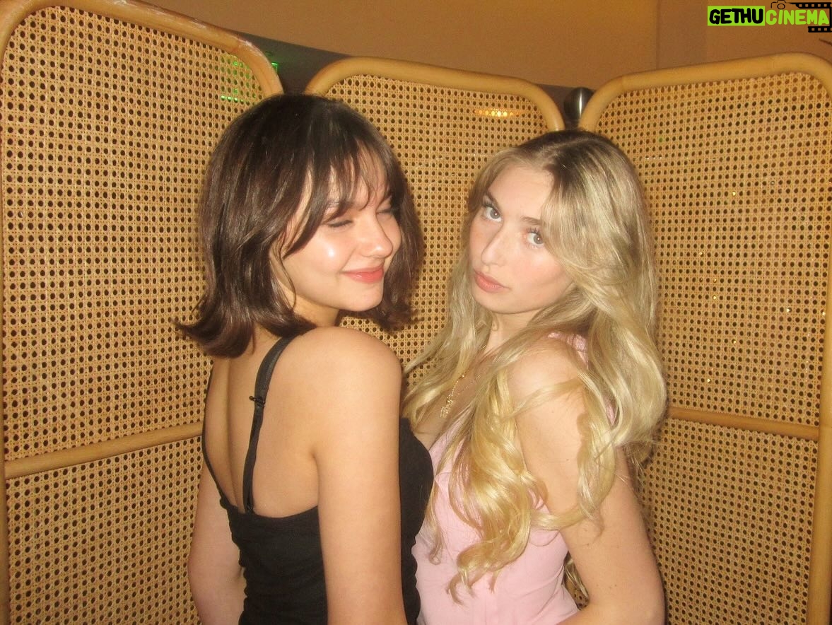 Samantha Lorraine Instagram - girls night out 🤍🩷🖤
