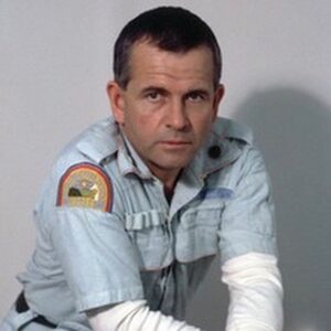 Samantha Morton Instagram - Happy Birthday dearest Ian. Now officially my father-in-law! Thank you for all the fun, love, support and inspiring artistry. Hope you’re having a wonderful day. Sorry we can’t be there to celebrate. Have a glass of Shampoo for us 🥂 🍾 
#IanHolm #Grumpy #HappyBirthdaySirIan #88Today #FatherInLaw #BilboBaggins