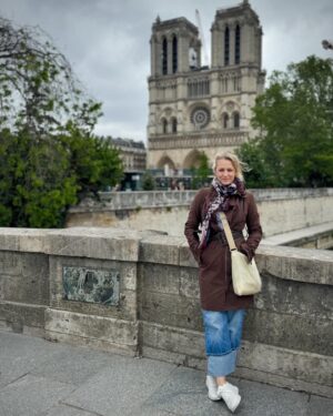 Samantha Smith Instagram - I didn’t get to see the Catacombs (sold out by the time they opened 😩😩😩) but I did get to walk by this old girl, almost recovered from her fire injuries. ♥️ Just walking around this city is a dopamine rush like WHOA. #Paris 🇫🇷
📷  @peeardee