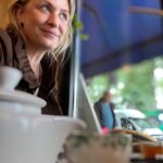 Samantha Smith Instagram - No sleep. Room not ready. Raining. Couldn’t care less. Plus the sun just came out. PARIS BABY Café au Lait: 3 Tartine: 2 Joy: ♾️