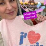 Samantha Smith Instagram - I’m over the moon to be en route to Paris for this event! Can’t wait to see you there 🇫🇷♥️🤍💙 @peopleconvention