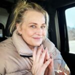Samantha Smith Instagram - Zipping out on a few errands (currently the car wash) before I head out to #SPNBurbank with @CreationEnt to start the tour off right! Who’s comin?! (I’m so excited to see everybody!!) 💃🏼 FYI I think there’s a spot or two left for #LunchNPunch (Sammies With Sam) if you dare 👊🏼🥪