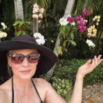 Samantha Smith Instagram – When you visit your friend and she has orchids. Just, you know, growing on her trees. #Florida #ItsFebruary
