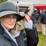 Samantha Smith Instagram - My super talented husband bringing spoon happiness to the Daffodil Festival even in the pouring rain ♥️ @spoonmannandsons #spoons #woodenspoons #DaffodilFestival