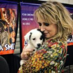 Samantha Smith Instagram - Last time I was at @fanxsaltlake this guy spent most of his time at my table…who will it be THIS time? Come see— this week, starting Thursday!! ♥️🖤🤍