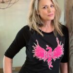 Samantha Smith Instagram - If you wanna #RISE, here’s a reminder there's just a week left! Every tee or pin purchase helps support the care & resources provided by Equal Hope, who are making remarkable strides in equitability of survivorship of womens’ cancers. 🔥💗 @shopstands @equalhope_il