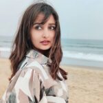 Sambhabana Mohanty Instagram - What a mess !!! PC : @snigdha_bose_mohanty #sambhabanamohanty #bikhrebaal #unkempt #beachesofindia #puribeach #odisha