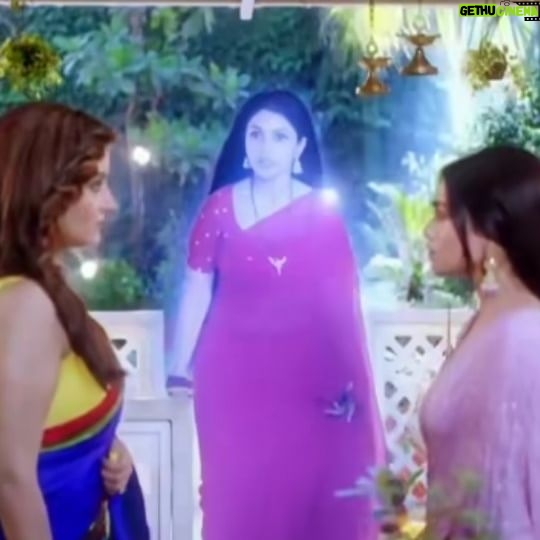 Sambhabana Mohanty Instagram - Posted @withregram • @zeetv Radha ke saamne aayi chunauti se, Mohan ke dil mein goonji Tulsi ki awaaz, par kya kabhi Damini ke paintron ka hoga pardafash? Dekhiye #PyarKaPehlaNaamRadhaMohan, 19 June, raat 8 baje, sirf #ZeeTV par aur kahin bhi, kabhi bhi @zee5shows par. #RadhaMohanKaNayaMod #Promo @theneeharikaroyofficial @shabirahluwalia @sambhabana_mohanty @keerti.nagpure.71