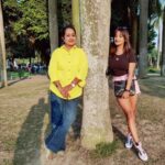 Sambhabana Mohanty Instagram - MataRani & me doing touristy stuff in the city SHE WAS BORN & RAISED IN btw 🤓 #snigdhabosemohanty #sambhabanamohanty #kolkata