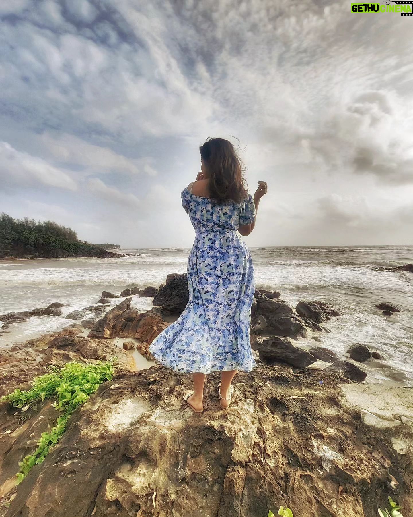 Sambhabana Mohanty Instagram - "Only 20 minutes to sleep But you dream of some epiphany Just one single glimpse of relief To make some sense of what you've seen" PC - @iabhinavkaushik #sambhabanamohanty #epiphany #monsoons #beachesofindia #mothernature #rocksandseas #taylorswift #folklore