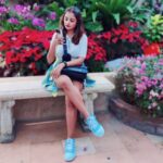 Sambhabana Mohanty Instagram - Texting my way through life 🫡 PC - @snigdha_bose_mohanty #sambhabanamohanty #phonechalaosojao #dilgardengardenhogaya #instadaily #instapic