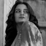 Sambhabana Mohanty Instagram - मेरे सपनो में आके, अपना मुझको बनाके, मुझपे तू कर ऐहसान | Courtesy : @siddheshpawarphotogrphy 💜 #sambhabanamohanty #damini #blackandwhite #instareels #jiyadhadakdhadak