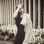 Sambhabana Mohanty Instagram - Ye 'Noir' sa filter acha laga! 🫡 PC - @siddheshpawarphotogrphy #sambhabanamohanty #noir #instadaily