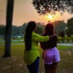 Sambhabana Mohanty Instagram - MataRani & me doing touristy stuff in the city SHE WAS BORN & RAISED IN btw 🤓 #snigdhabosemohanty #sambhabanamohanty #kolkata