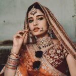 Sambhabana Mohanty Instagram - Hunting for a groom 🧐 PC : @siddheshpawarphotogrphy #sambhabanamohanty #indianbride #Damini #radhamohandamini