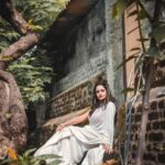 Sambhabana Mohanty Instagram - "Takin' a drive, I was an ideal Looked so alive, turns out I'm not real Just something you paid for What was I made for?" PC - @siddheshpawarphotogrphy #sambhabanamohanty #damini #barbie #billieeilish #whatwasimadefor #outdoors