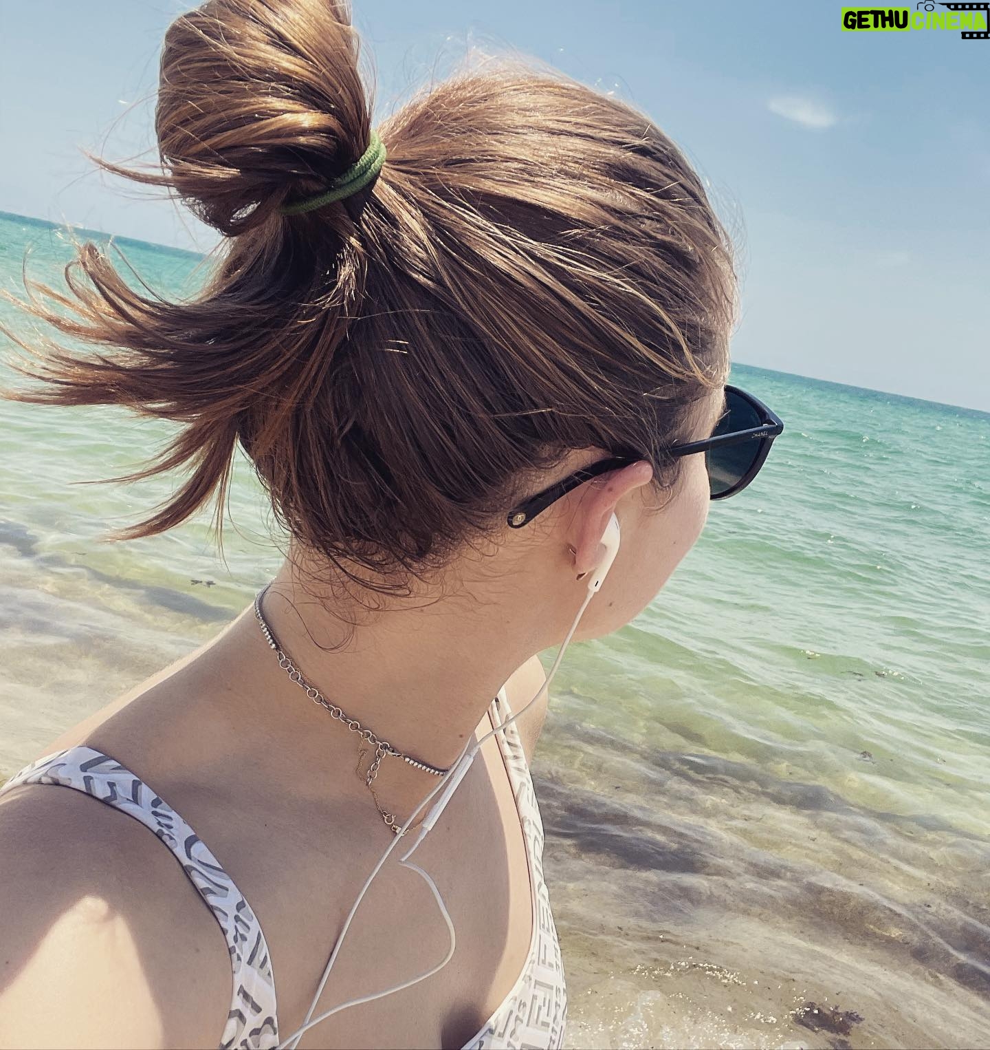Sami Gayle - 3K Likes - There’s no place like home. 🌊