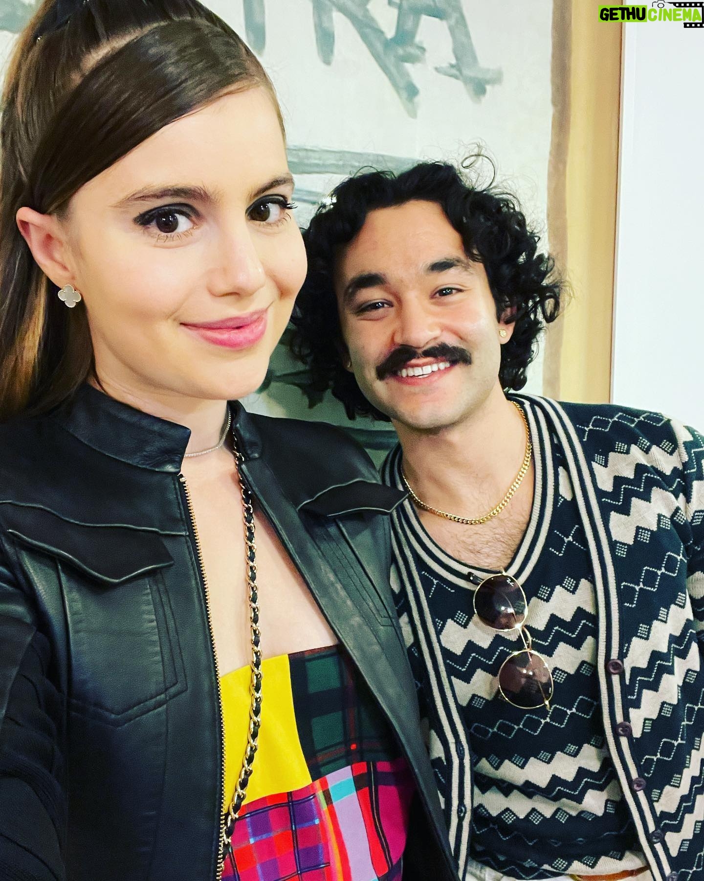 Sami Gayle - 2.9K Likes - About last night… @bookclubmovie 📚 @tavernonthegreen 🌳
💇♀️: @incraigible_hair
👗: @oscardelarenta
👛: @chanelofficial
👠: @barneysny