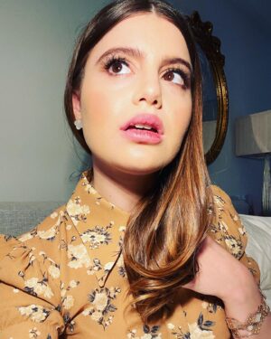 Sami Gayle Instagram - Glam Cam

💄: @ashleeglazer 
💇‍♀️: @incraigible_hair