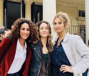 Samira Lachhab Instagram - Belles rencontres … deux belles âmes .. 💫 @caroline.anglade @alice___david 🥰
Tournage .. « après, le silence « .. 🙏