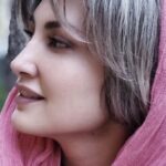 Samira Hosseini Instagram - رویای ما در حقیقت توانستن تحمل رنج است ، زیرا رنج در تار و پود زندگی تنیده است و عبور از این رنج ها ، قدرت و آرامش و شادی می آفریند ، کنار هم و با هم و با عشق از این رنجها عبور کنیم … هر چند رنجهایمان متفاوت باشد … #سمیراحسینی