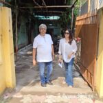 Sampurna Lahiri Instagram - বাবার সাথে ভোট দিলেন সম্পূর্ণা লাহিড়ী @sampurnalahiri #election #vote