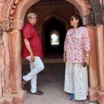 Sampurna Lahiri Instagram - Happy Anniversary to the most amazing couple. You are the best parents in the world ❤️❤️ @kabita.lahiri @niladrilahiri . #anniversary #parents #couplegoals #love #daughterlove #mom #dad #beauty #respect #blessed