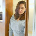 Sampurna Lahiri Instagram – Feel the fact that you are enough 💫
.
@neelmajumder007 
@rinkikhatoon 
@the_textile_tale 
@makeup_artist_surojit 
.
#love #selflove #fun #instareels #saree #ethnicwear #happiness #lifestyle #fashion