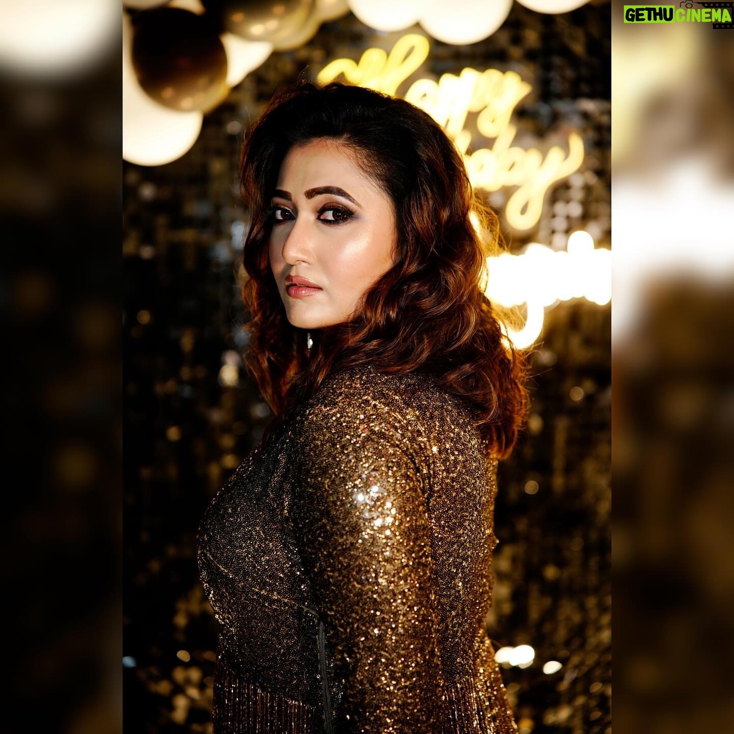 Sampurna Lahiri Instagram - Judge me when you are perfect ✨💫 . 💄 - @sahababusona 💇🏻♀️ - @ginni_love21 👗 - @subrata4462 📸 - @neelmajumder007 . #glam #glitter #birthday #latepost #night #fashion #style #party #goodvibes #attitude #happiness #beauty #gold #positivity #love