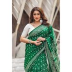 Sampurna Lahiri Instagram - শুভ নববর্ষ ১৪৩১ . Photography - @sayantan_dutta_photography Makeup - @sahababusona @popi_banerjee Hair - @tanoya24 Styling - @rinkikhatoon Wardrobe - @alora_by_anindita . #newyear #bengali #festival #culture #tradition #celebration #happiness #positivevibes #blessings #love