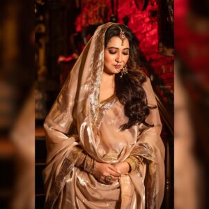 Sampurna Lahiri Instagram - Chaand Mubarak 🌙
.
Photography - @sayantan_dutta_photography 
Makeup up - @sahababusona 
Styling - @rinkikhatoon 
Hair - @ginni_love21 
Jewellery - @anjalijewellersbharat 
Assistant - @sourabh181707 
.
#eidmubarak #traditional #festival #celebration #peace #joy #love #diversity #happiness #spreadlove
