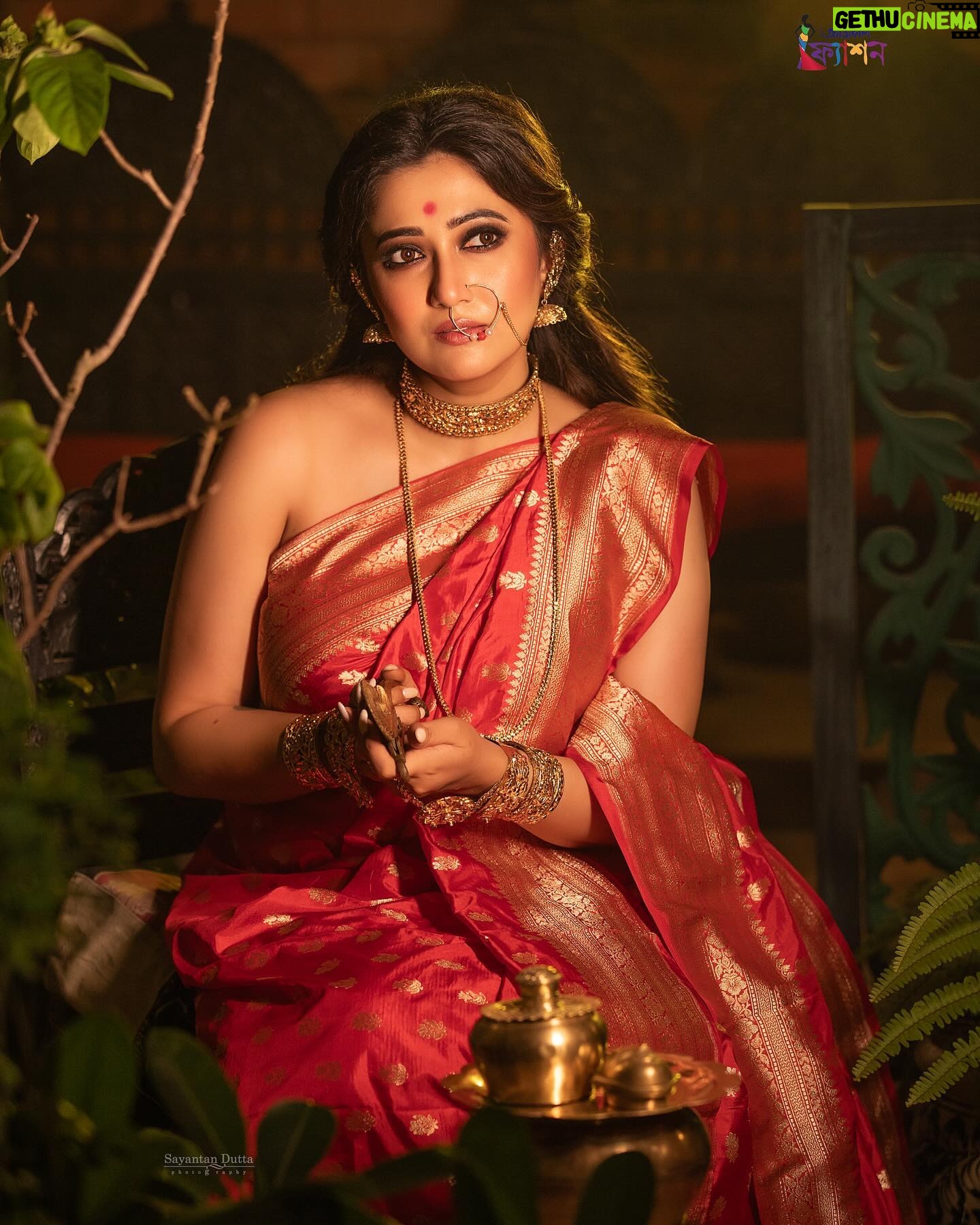 Sampurna Lahiri - 6.4K Likes - ą¦¶ą§ą¦ ą¦
ą¦ą§ą¦·ą¦Æą¦¼ ą¦¤ą§ą¦¤ą§ą¦Æą¦¼ą¦¾ ā¤ļø
.
Photography - @sayantan_dutta_photography
Makeup - @sahababusona
Hair - @ginni_love21
Styling - @rinkikhatoon
Wardrobe - @the_textile_tale
Jewellery - @anjalijewellersbharat
Media - @aajkaal.in
Assistant - @sourabh181707
.
#ethnicwear #indian #bengali #look #festival #celebration #saree #sareelove #traditional #happiness #bliss #positivevibes #mood #love