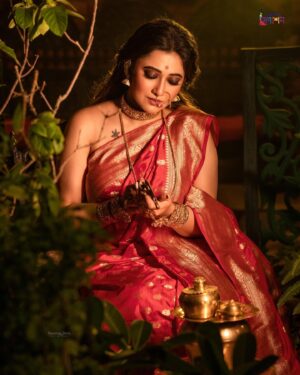 Sampurna Lahiri Instagram - শুভ অক্ষয় তৃতীয়া ❤️
.
Photography - @sayantan_dutta_photography 
Makeup - @sahababusona 
Hair - @ginni_love21 
Styling - @rinkikhatoon 
Wardrobe - @the_textile_tale 
Jewellery - @anjalijewellersbharat 
Media - @aajkaal.in 
Assistant - @sourabh181707 
.
#ethnicwear #indian #bengali #look #festival #celebration #saree #sareelove #traditional #happiness #bliss #positivevibes #mood #love