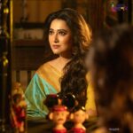 Sampurna Lahiri Instagram - 💚💫 . @sayantan_dutta_photography @sahababusona @rinkikhatoon @anjalijewellersbharat @ginni_love21 @the_textile_tale @aajkaal.in @sourabh181707 . #shoot #fashion #style #saree #sareelove #magazine #mood #ethnic #indianwear #love