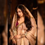 Sampurna Lahiri Instagram - Chaand Mubarak 🌙 . Photography - @sayantan_dutta_photography Makeup up - @sahababusona Styling - @rinkikhatoon Hair - @ginni_love21 Jewellery - @anjalijewellersbharat Assistant - @sourabh181707 . #eidmubarak #traditional #festival #celebration #peace #joy #love #diversity #happiness #spreadlove