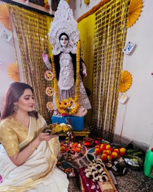 Sampurna Lahiri Instagram - আমাদের সরস্বতী পুজো। ❤️❤️❤️
.
#goddess #festival #indian #bengali #emotion #culture #wisdom #education #art #blessings #saraswati