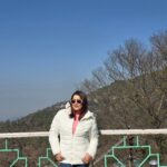 Sampurna Lahiri Instagram – Life is brighter when you focus on the good.. 🏔☀️
.
#majormissing #traveldiaries #vacation #sunshine #mountains #nature #positivity #goodvibes #naturelovers #greenery