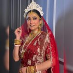Sampurna Lahiri Instagram - || বধূবরন || . . . Makeup & Hair @makeup_artist_surojit Chandan @kolka_mehendi_by_priyashi Styling @subrata4462 Reels @reelstasoumoo Saree @threadpetals2021 Jewellery @soukhinbysuratna . . #bride #bridalmakeup #makeup #ethnic #saree #sareelove #fashion #ethnicwear #love