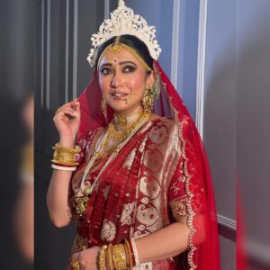 Sampurna Lahiri Instagram - || বধূবরন ||
.
.
.
Makeup & Hair @makeup_artist_surojit 
Chandan @kolka_mehendi_by_priyashi 
Styling @subrata4462 
Reels @reelstasoumoo 
Saree @threadpetals2021 
Jewellery @soukhinbysuratna 
.
.
#bride #bridalmakeup #makeup #ethnic #saree #sareelove #fashion #ethnicwear #love
