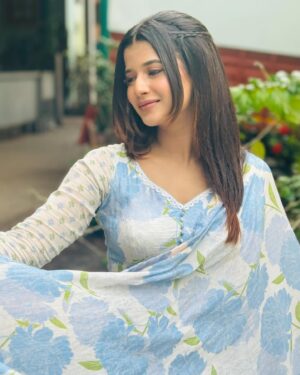 Samridhi Shukla Instagram - Yeh good-mood baarish ki saazish hai 🩵