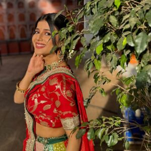Samridhi Shukla Instagram - Mala mein aa tujhko piro lu
Tujhe pehnoon sajan
Honton mein aa sargam sa boloon
Tujhe ratt lu sajan ❤️